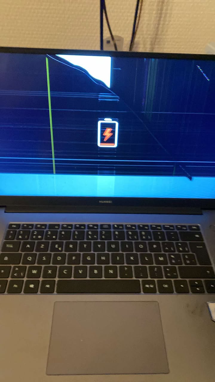 Réparation – Un écran tout neuf pour ce PC portable ! 🔧🖥 par Raugui Informatique