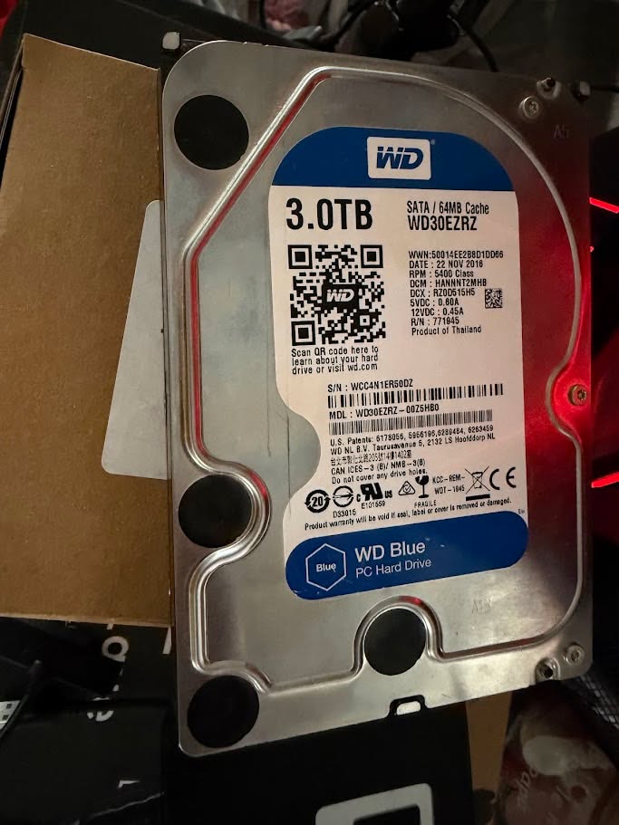 Récupération de données sur deux disques durs illisibles dont un fortement endommagé